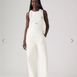Levi’s white overalls - M